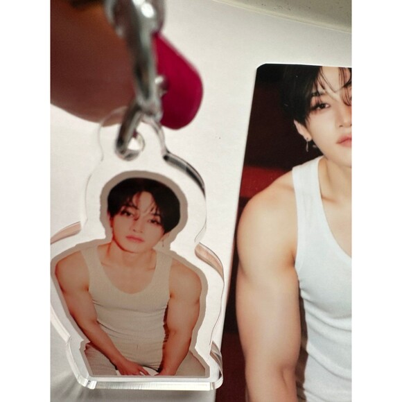 Bang Chan Stray Kids Keychain Karma Bias Idol Kpop Skz Photocard concert kpop - Picture 2 of 2